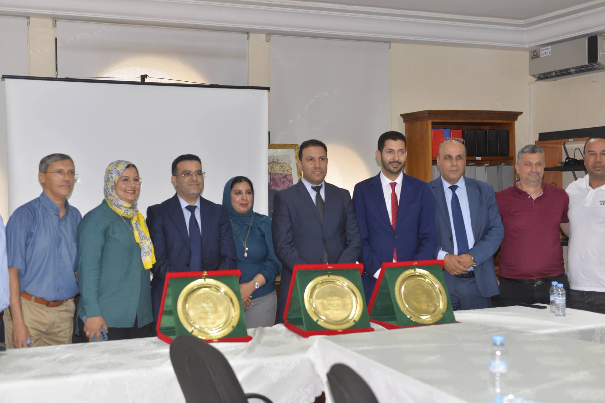 القنبطرة …المحكمة الابتدائية تحتفي بنواب وكيل الملك المنتقلين إلى الاستئناف اعترافا بعطائهم المهني