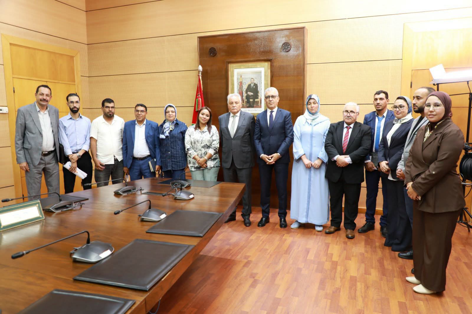  تفاصيل لقاء تم بوزارة التربية الوطنية جمع الوزيران بنعبد الله و كمال الهشومي مع ممثلين عن النقابات الخمس الأكثر تمثيلية بخصوص قضية التعليم الاولي 