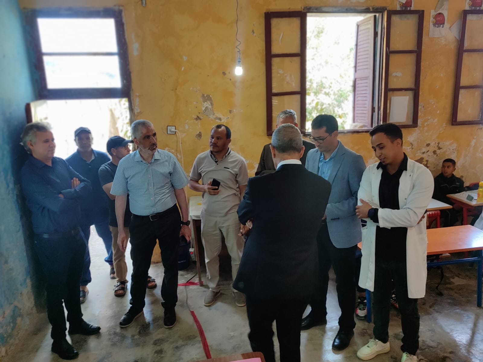 هل تنفض زيارة المدير الإقليمي لوزارة التربية غبار التهميش الطويل عن مركزية مدارس بني عمار زرهون وملحقاتها?